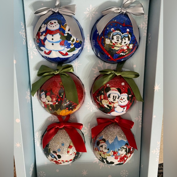 Disney winter ornament set - Picture 7 of 9